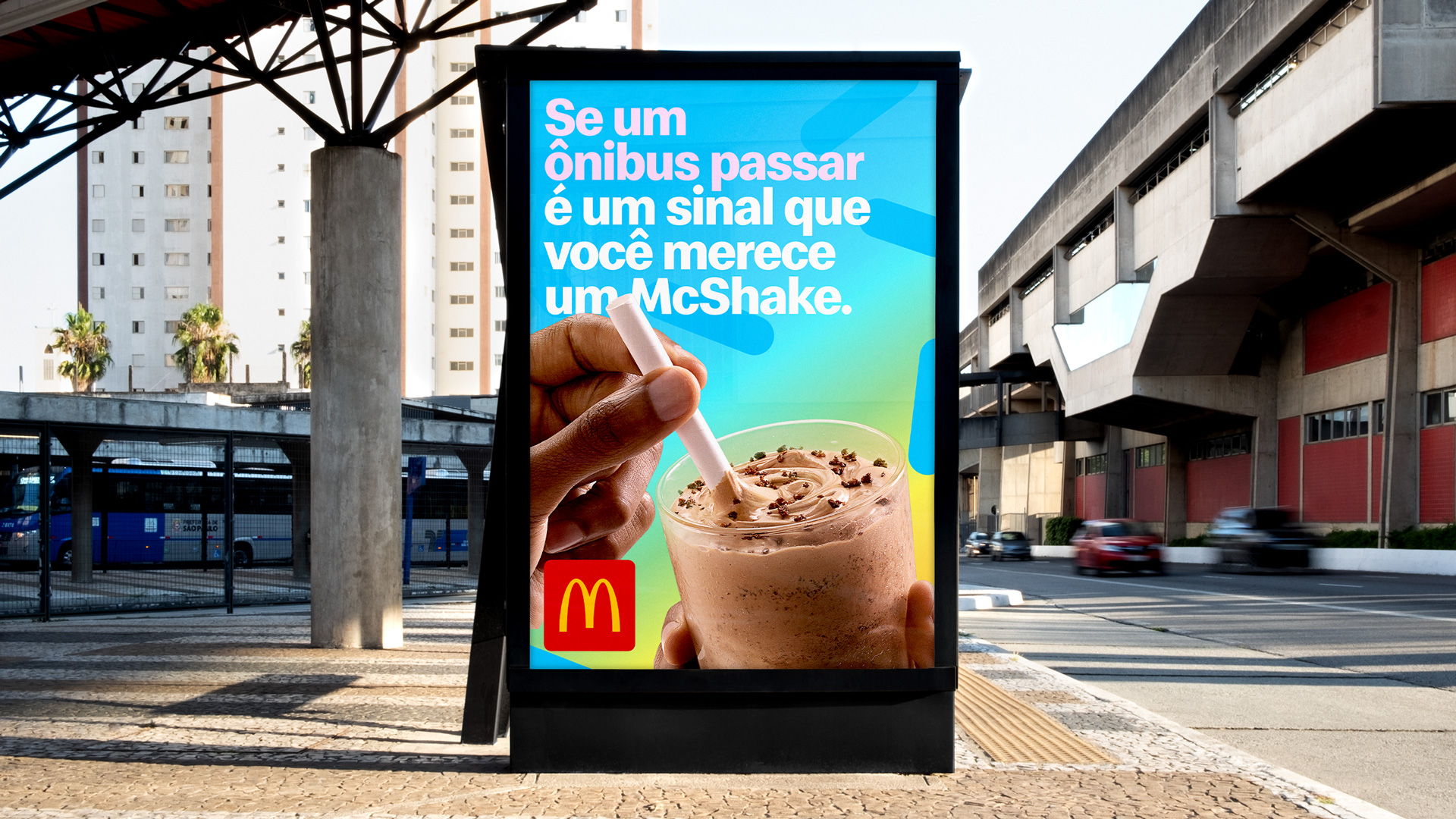 McD-Sobremesas-OOH-Sinal-02-Aplicado02